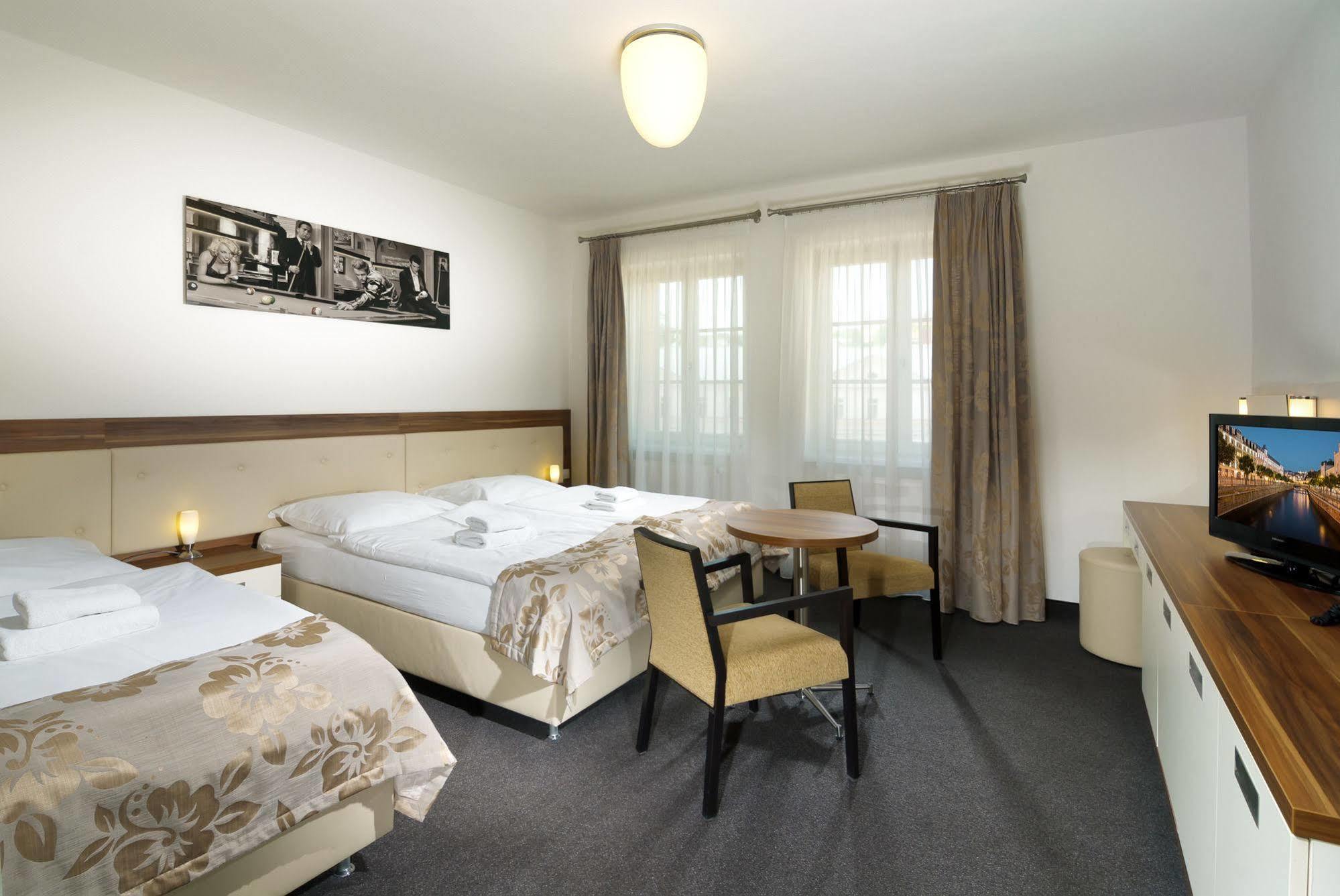 Hotel Malta Karlovy Vary Bagian luar foto