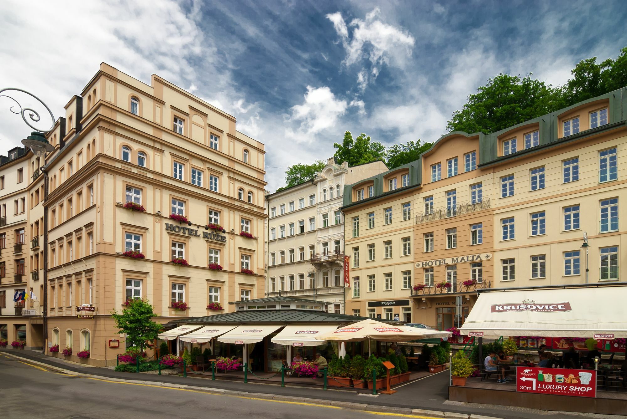 Hotel Malta Karlovy Vary Bagian luar foto
